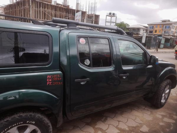 NISSAN NAVARA